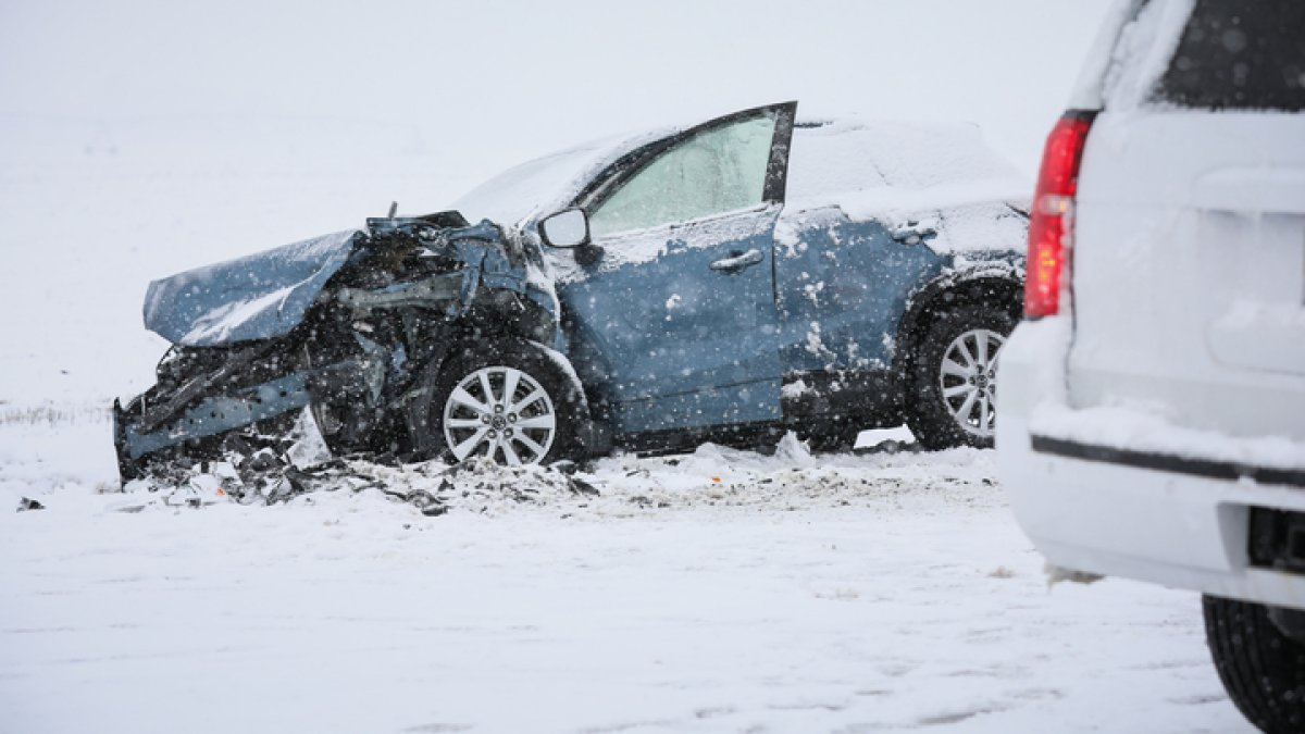 2-vehicle crash in Marengo leaves 6 injured, 3 critically