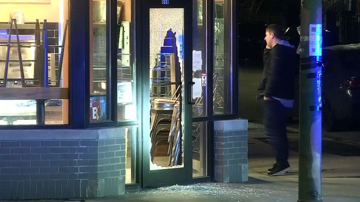 3 Chicago restaurants broken into overnight; CPD investigating