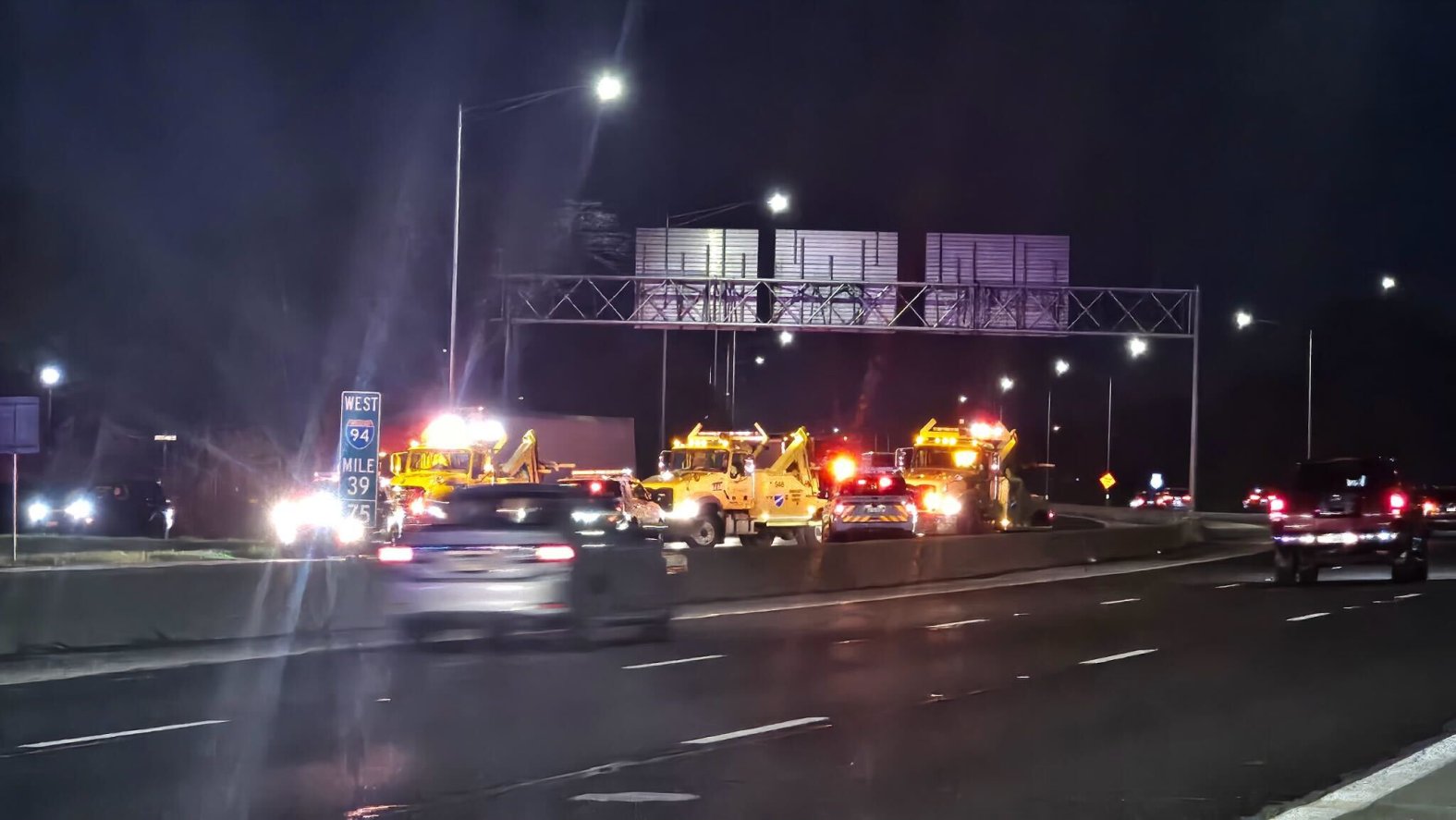 Edens Expressway crash: All inbound lanes closed at Touhy – NBC Chicago