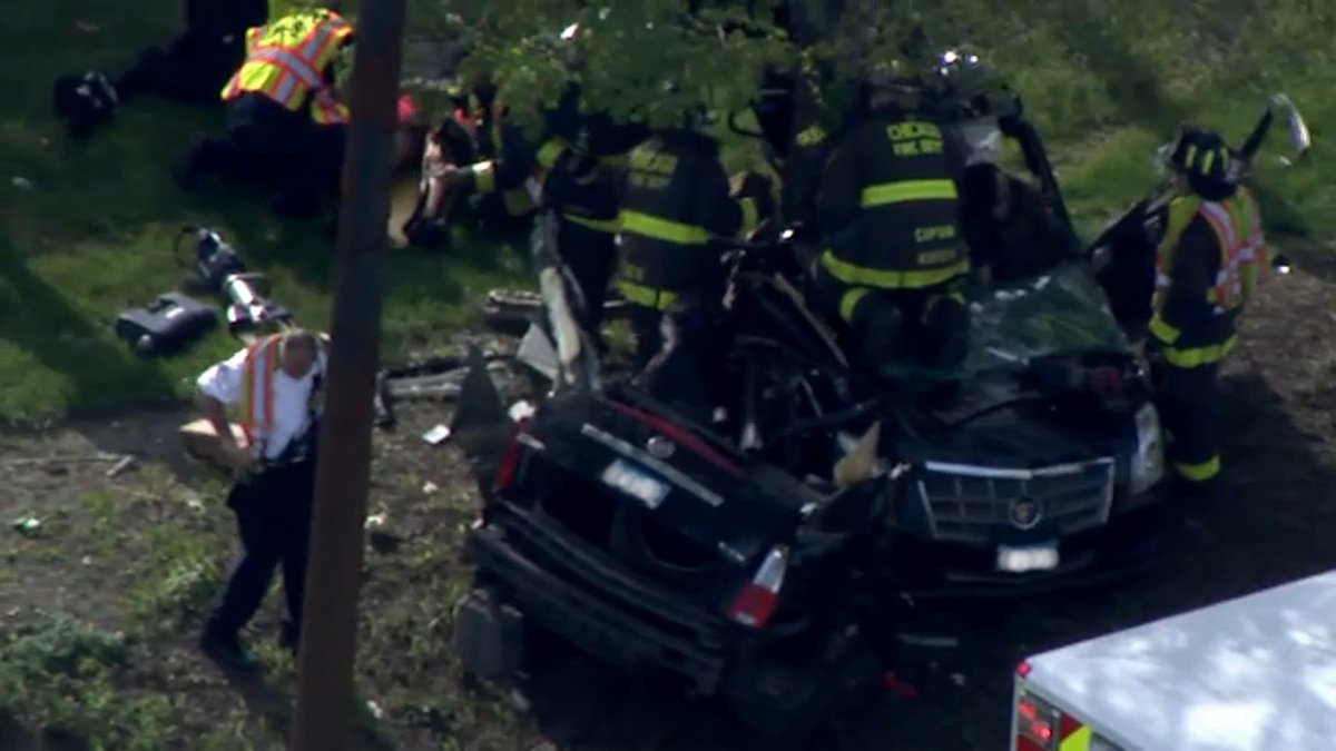 SUV slams into tree on DuSable Lake Shore Drive during evening rush hour