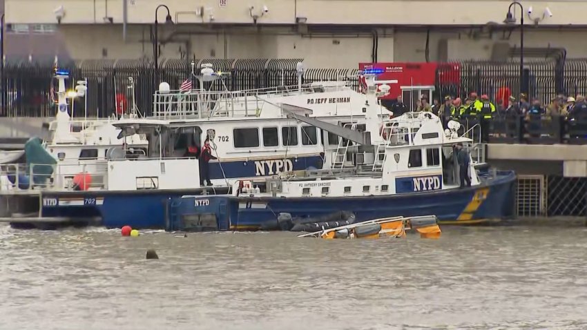 6 dead after helicopter crashes into Hudson River
