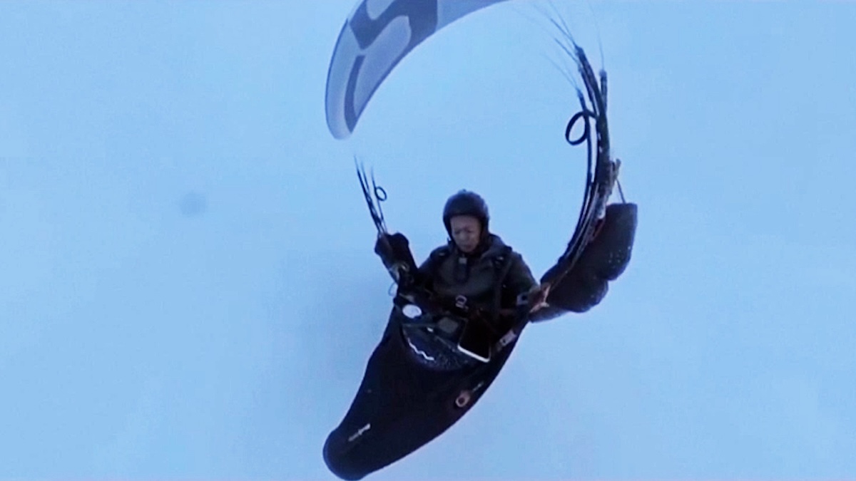 Video shows Chinese paraglider's accidental death-defying ascent to over 28,000 feet