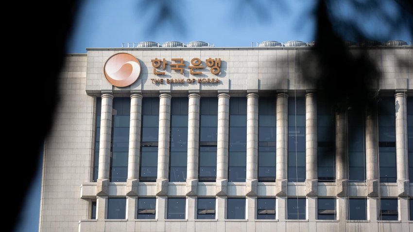 This photo taken on Nov. 24, 2022 shows the building of Bank of Korea BOK in Seoul, South Korea. South Korea’s central bank on Thursday raised its policy rate to curb inflation, delivering six back-to-back rate hikes for the first time. (Photo by Wang Yiliang/Xinhua via Getty Images)