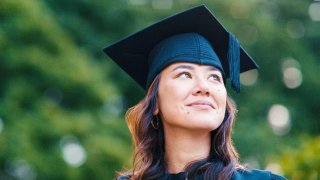 [CNBC] New grads are nervous about negotiating their salaries—an expert’s tips for doing it effectively