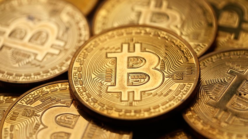 [C온라인카지노사이트] Standard Chartered analyst apologizes for $120,000 bitcoin price call, says target ‘may be too low’