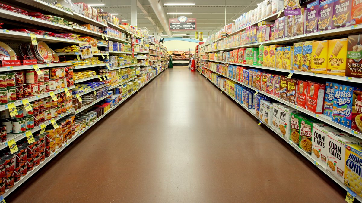 Shoppers at major US grocery chain being charged full-price for sale items, investigation finds