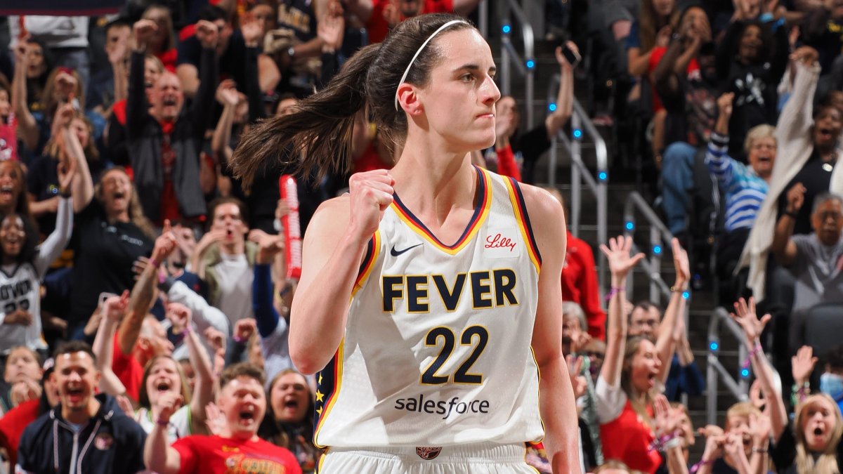 Caitlin Clark suffers injury, likely out for game vs. Sky at United Center