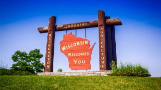 Wisconsin Welcome sign at Marinette WI