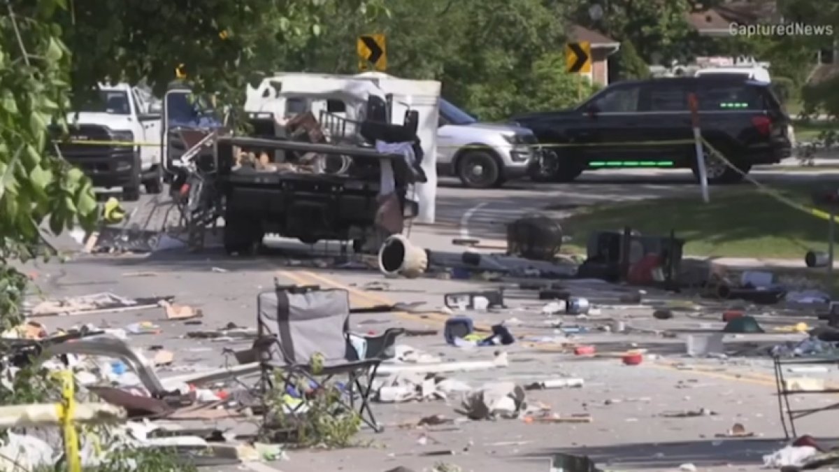 Shocking video shows moment truck carrying leaking propane tank explodes in suburbs