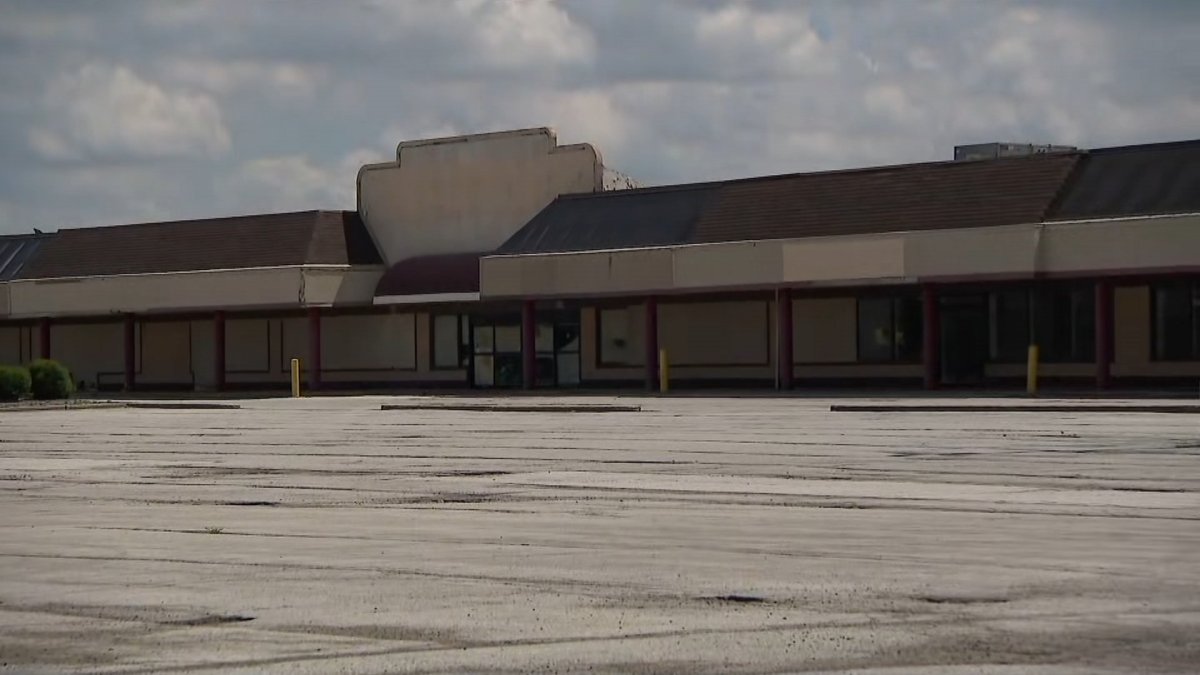 Suburban strip mall ordered to shut down after ‘severe code and safety violations