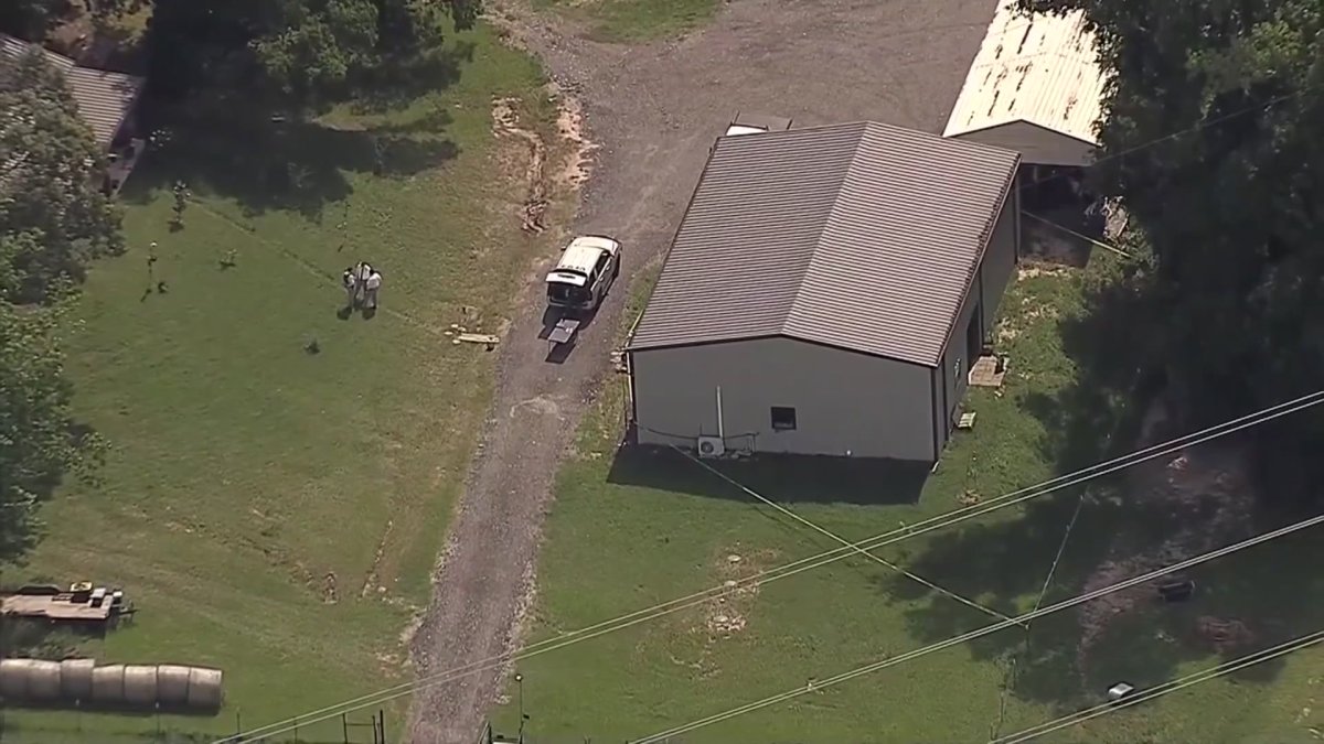 Manhunt for capital murder suspect expands with federal assistance ...