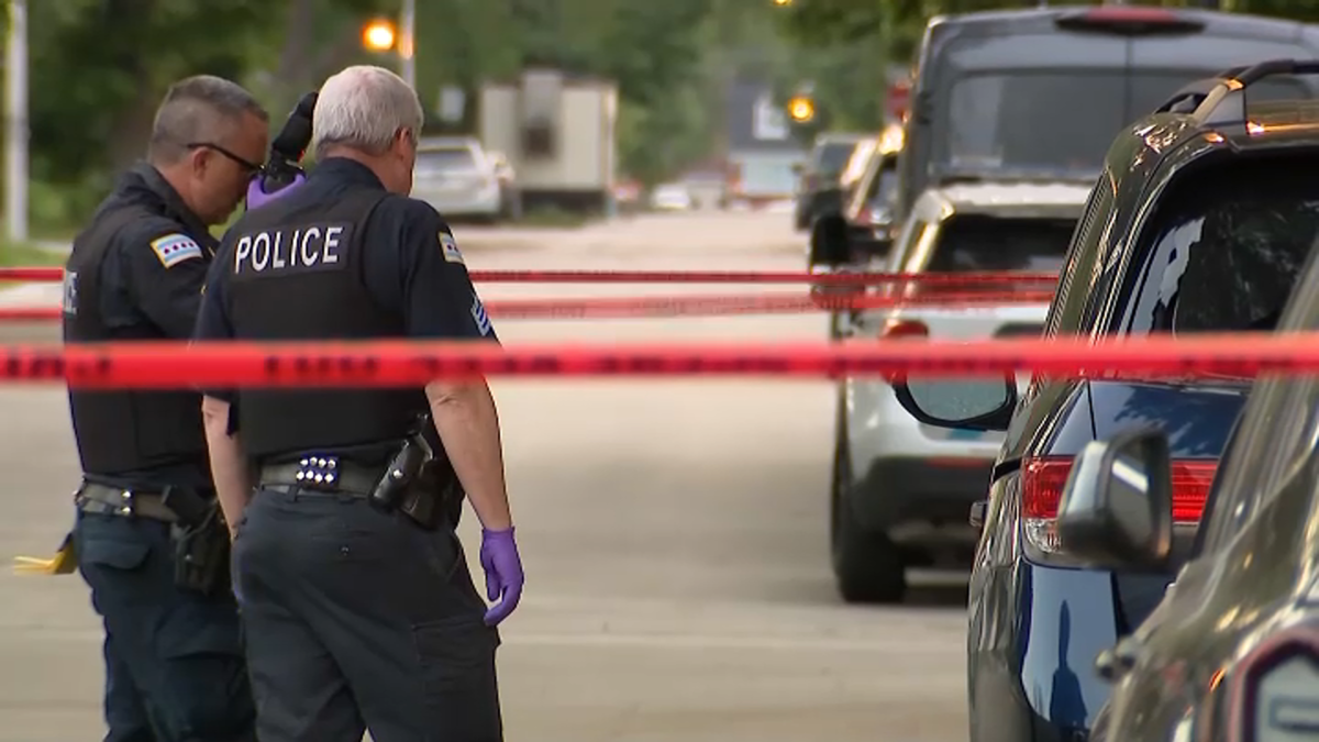 Teen boy shot and killed on Chicagos South Side, police say