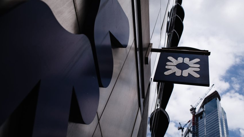 A branch of the Royal Bank of Scotland (RBS) stands on Threadneedle Street in the City of London.