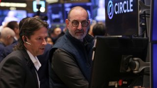 Traders work on the floor at the New York Stock Exchange (NYSE), on the day of Circle Internet Group’s IPO, in New York City, U.S., June 5, 2025.