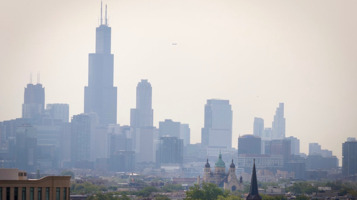 Air quality alert extended in Chicago area as ‘unhealthy levels set to linger
