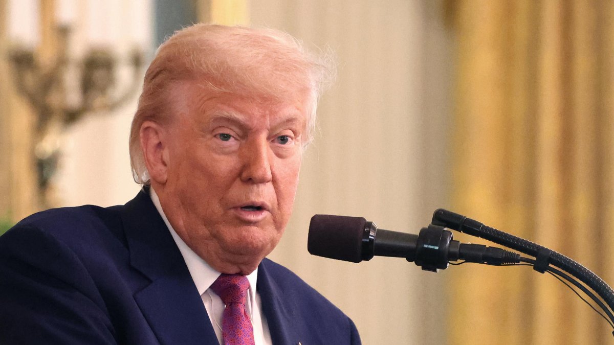 Trump directs ICE to expand deportations in cities including Chicago