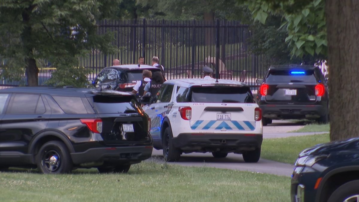 Chicago pool lifeguard charged with murder, attempted murder in shooting of 2 teens