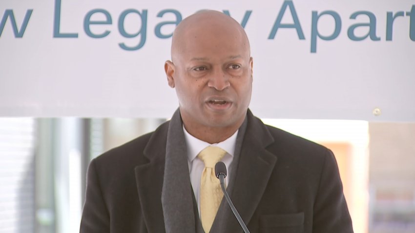 Illinois House Speaker Emanuel “Chris” Welch speaks to a crowd in an undated file photo.