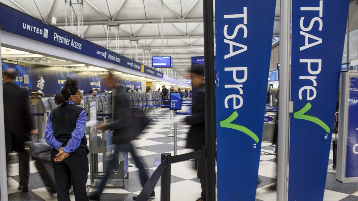 Chicago travelers prepare as Trump pledges to place ICE agents at airports