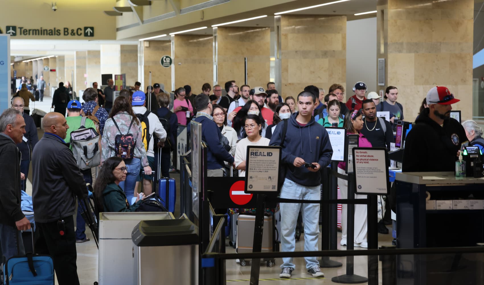Security risk? Sen. Duckworth calls for reversal of TSA's ‘Shoes-On' policy