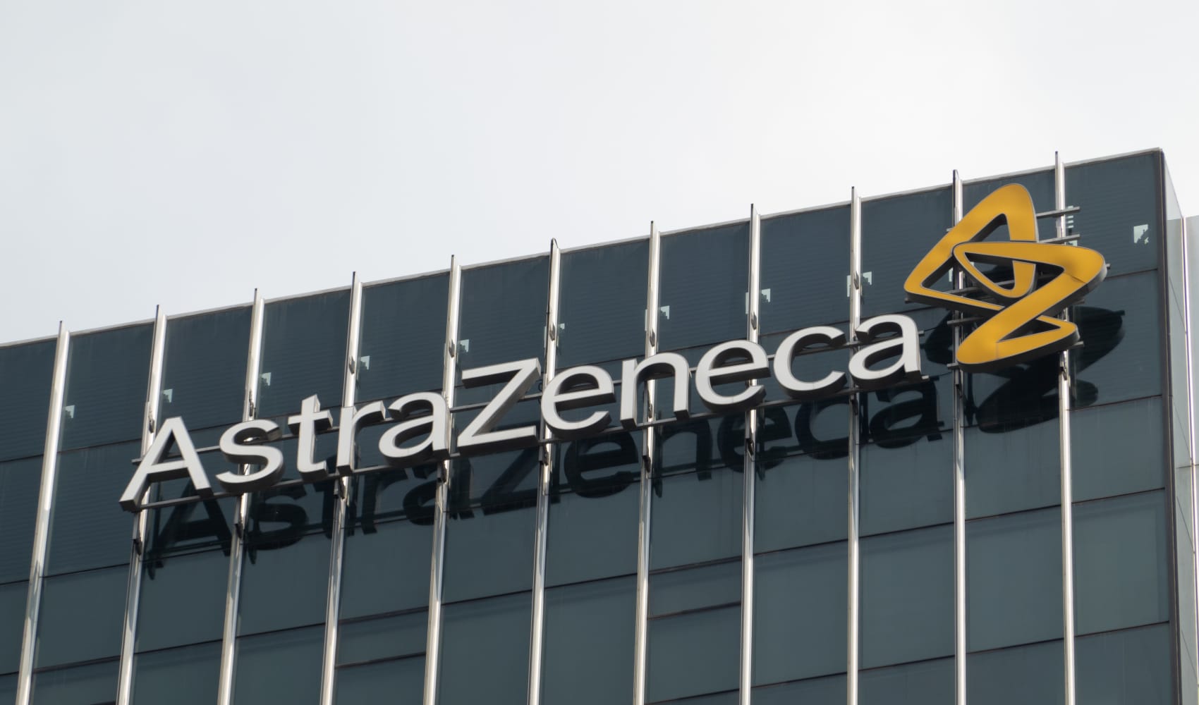 108174883-1753162054529-gettyimages-2221649511-Astrazeneca_Office_Building_in_Shanghai_1f757e.jpeg?quality=85&strip=all&resize=850%2C478&profile=RESIZE_710x