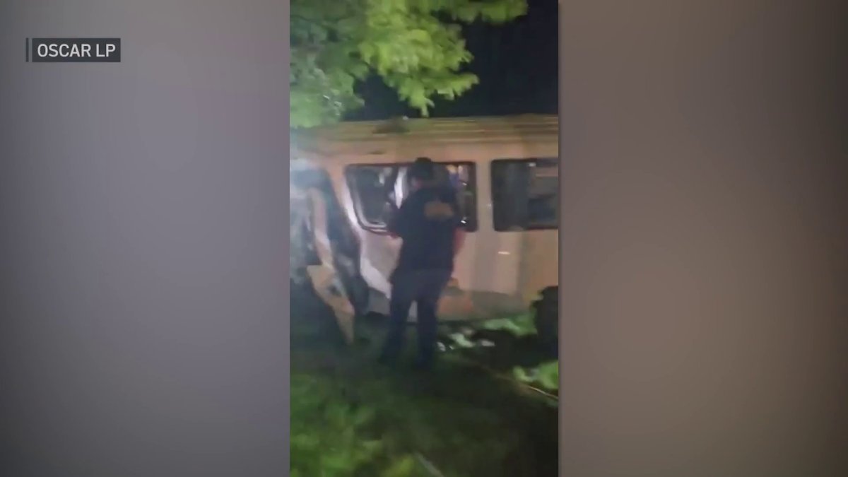 Raw Video: 9 hurt after band’s van slams into pole – NBC Chicago