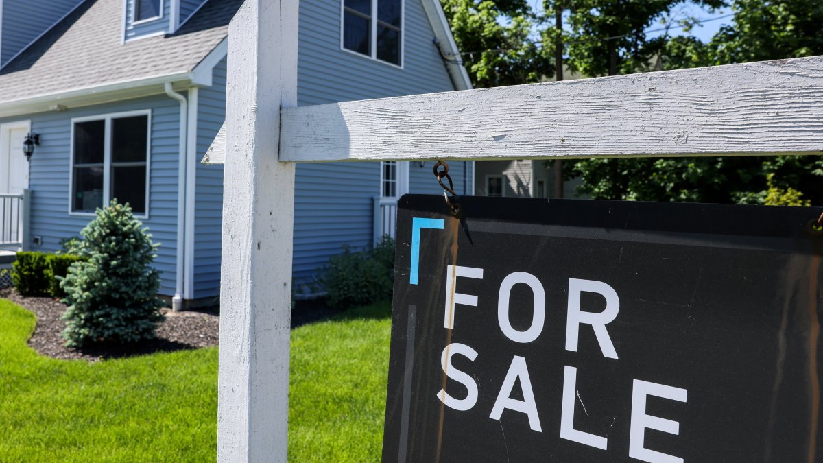 Thousands of Chicago-area home listings removed from Zillow over dispute