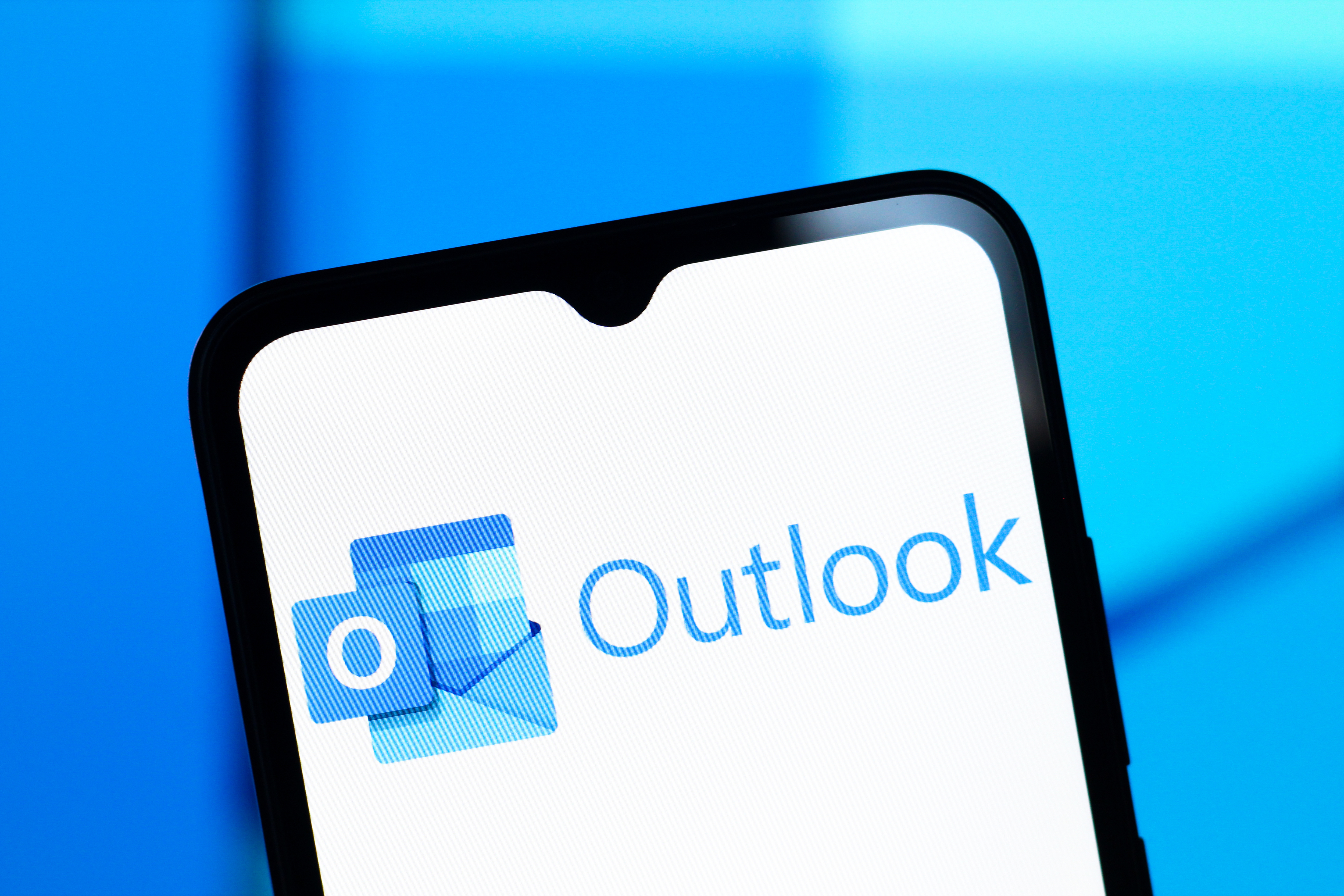 FBI warns of major phishing scam, with hackers &lsquo;hijacking Microsoft Outlook, 365 users