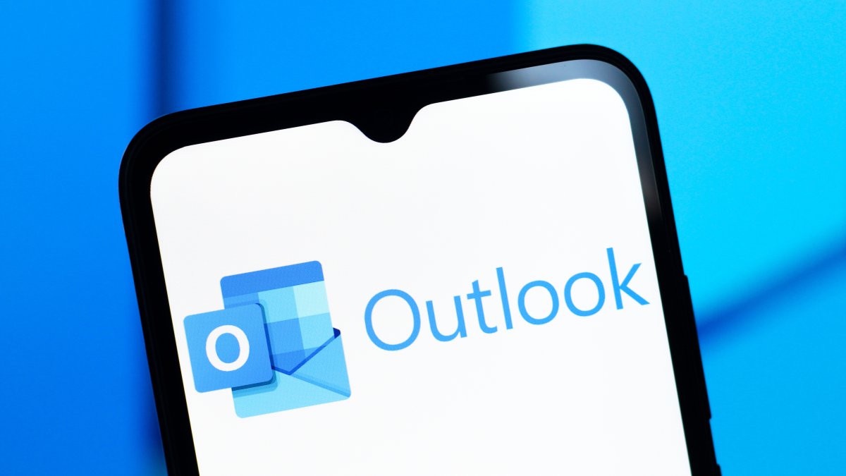 FBI warns of major phishing scam, with hackers ‘hijacking Microsoft Outlook, 365 users FBI warns of major phishing scam, with hackers ‘hijacking Microsoft Outlook, 365 users