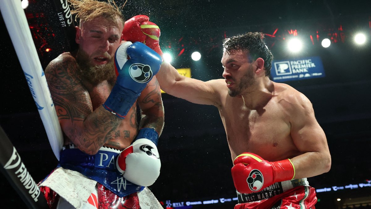 Federal agents arrest Mexican boxer Julio César Chávez Jr. in California