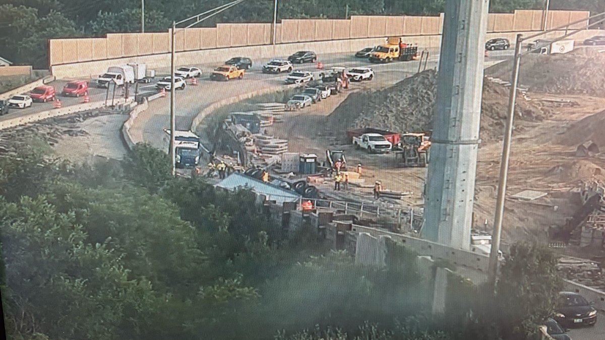 Part of I-294 in Elmhurst shut down after fatal rollover crash