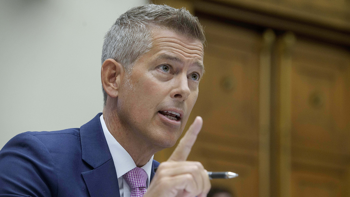 WATCH LIVE: Transportation Secretary Sean Duffy to give air travel update at OHare