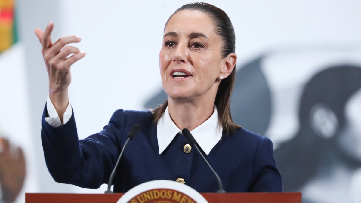 Attorney's Chicago tirade against Mexico president prompts lawsuit