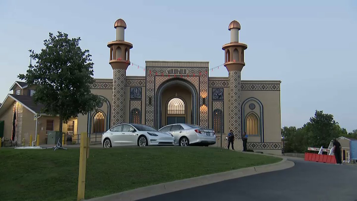 16-year-old charged with plotting terror attack at suburban Islamic Center