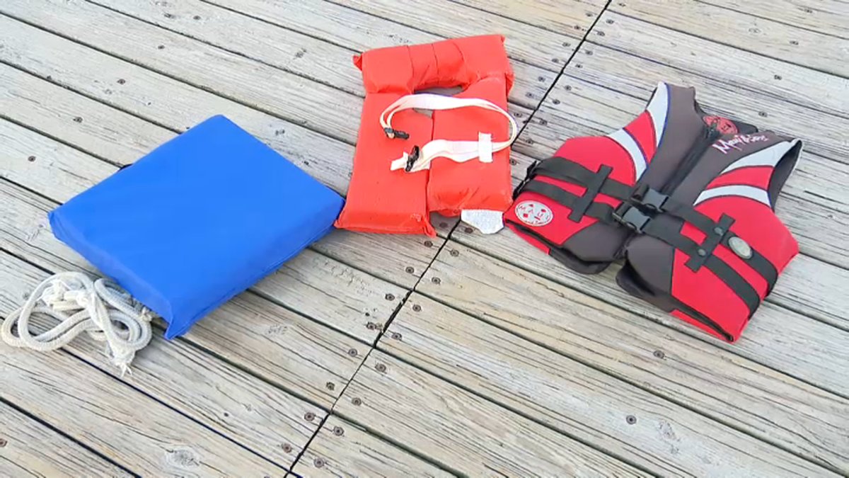 Alderwoman pushes for mandatory life jackets on Lake Michigan, Chicago waterways