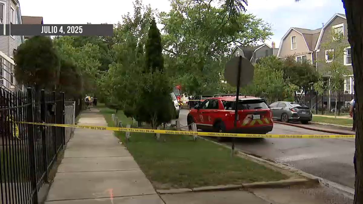 Girl called 911 moments before mom stabbed her and 2 siblings: Prosecutors