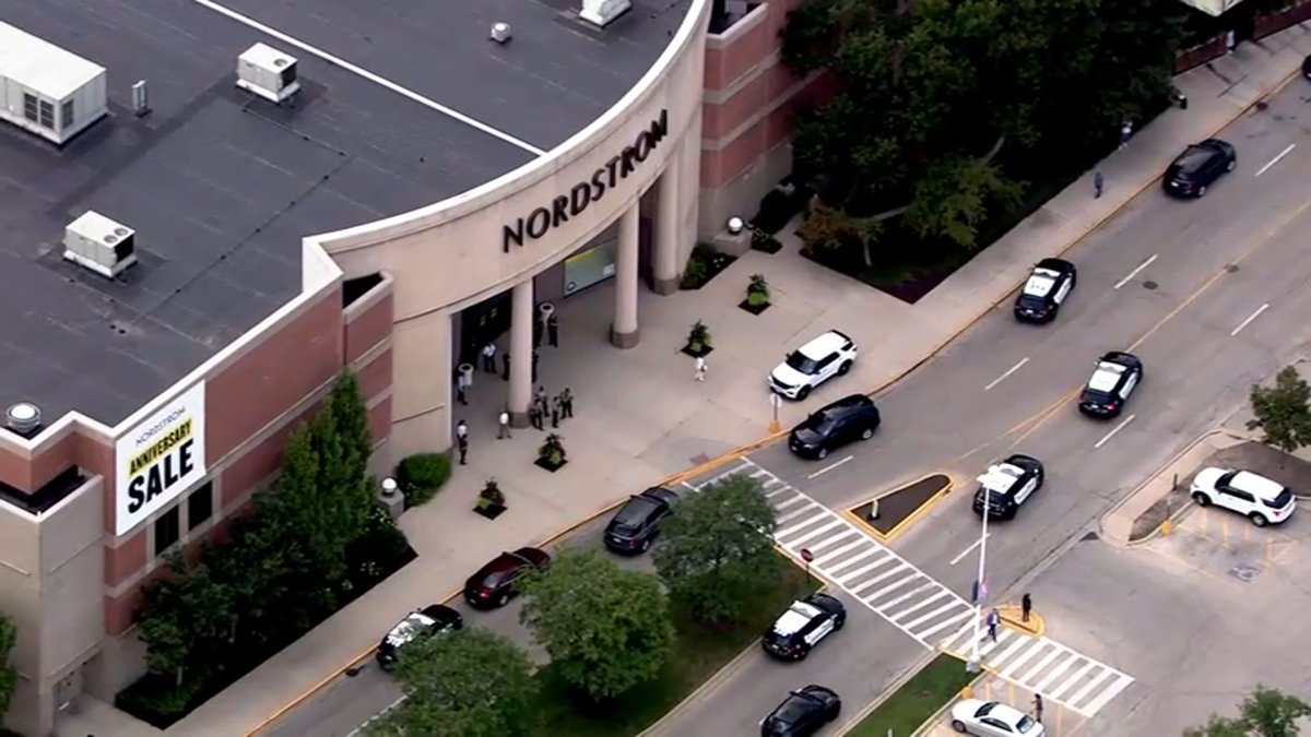 Skokie police reveal cause of lockdown at Westfield Old Orchard Mall