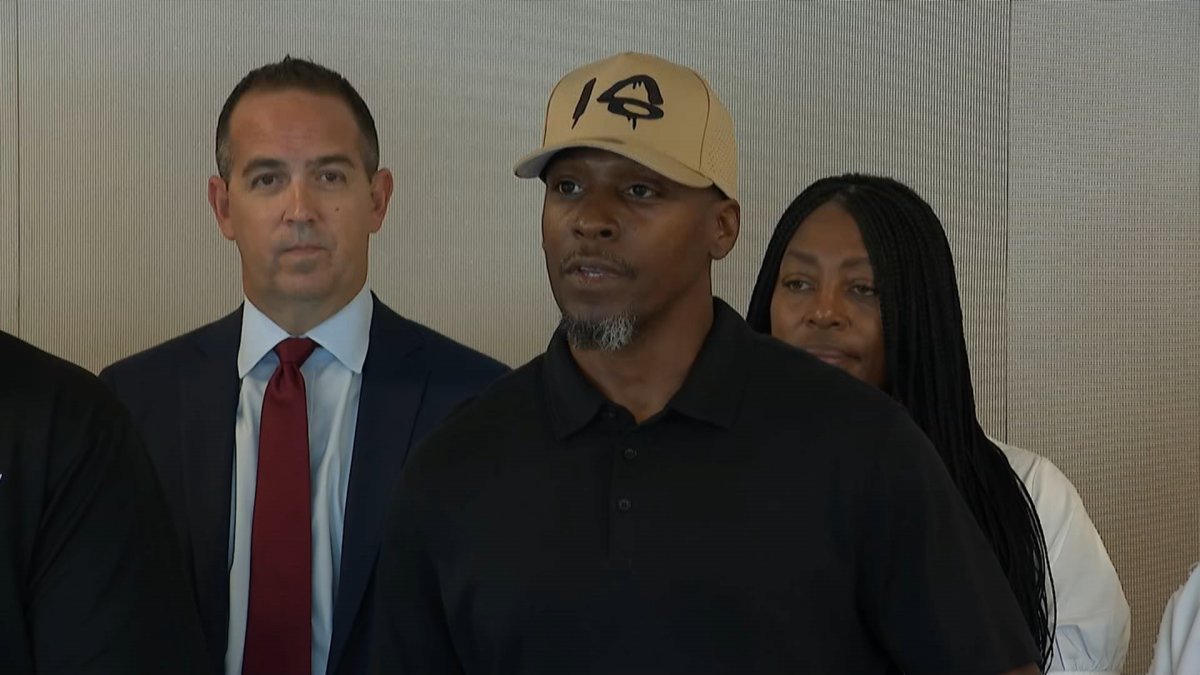 Wrongly convicted man sues city of Chicago after being behind bars for 29 years