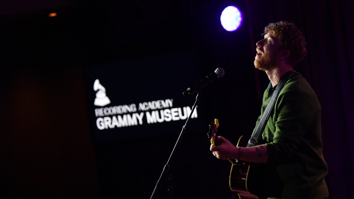 &lsquo;Extremely embarrassed: Grammy-nominated singer cancels tour due to low ticket sales