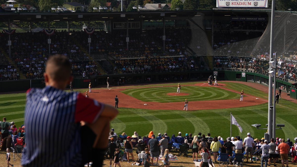 Clarendon Hills rough Little League World Series debut doesnt discourage town