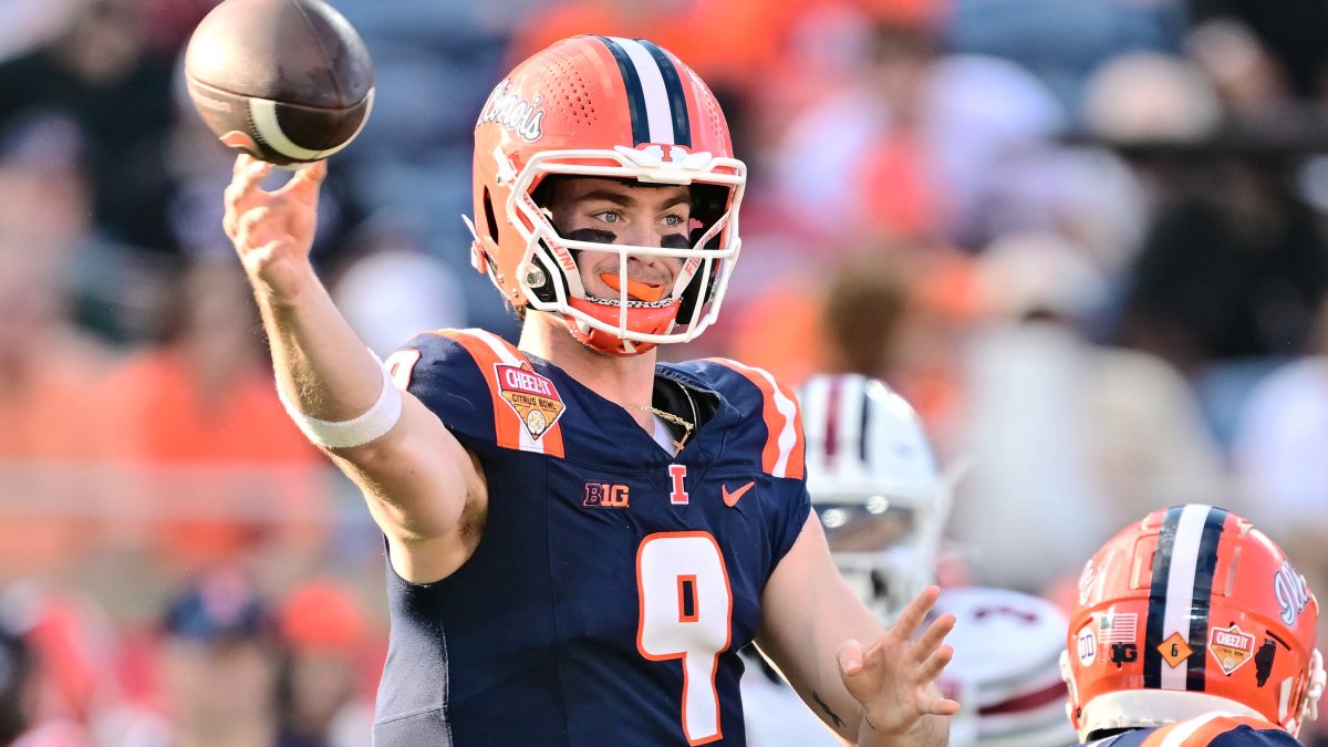 Illinois will face Tennessee in bowl game later this month Illinois will face Tennessee in bowl game later this month