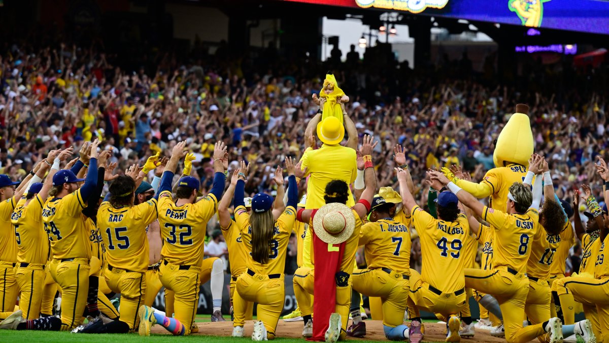 Chance the Rapper, Ozzie Guillen join Savannah Bananas social media fun Chance the Rapper, Ozzie Guillen join Savannah Bananas social media fun