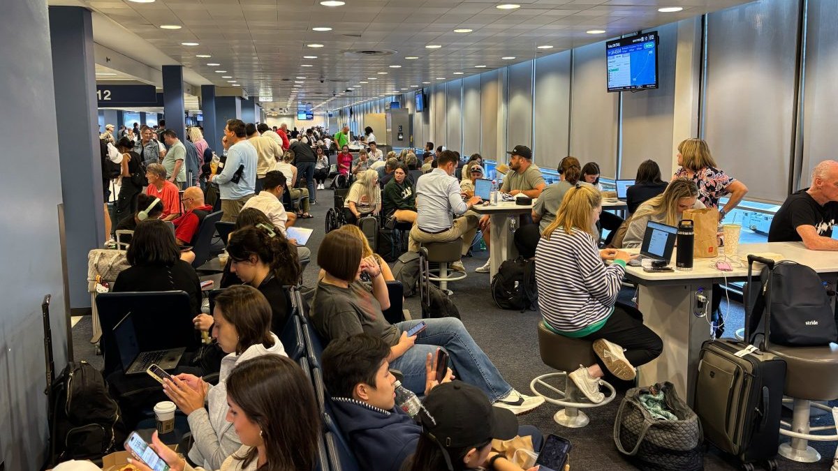 United Airlines warns of &lsquo;additional delays amid ground stop in Chicago