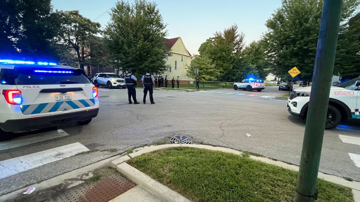 Large CPD presence, street closures on south side after shooting involving police