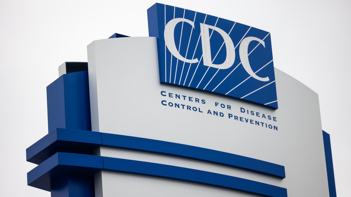 Illinois officials blast change to CDC website falsely linking vaccines, autism