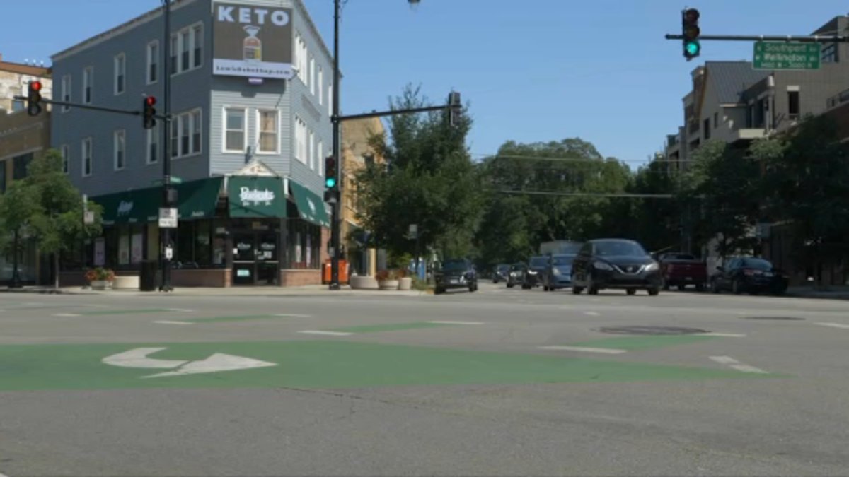 As Chicago Public Schools cuts crossing guards, parents call for accountability