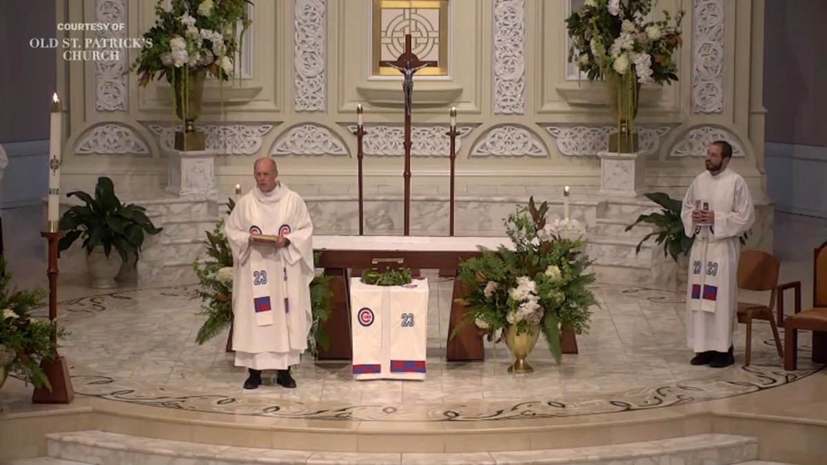 Clergy members pay subtle tribute to Ryne Sandberg with funeral attire