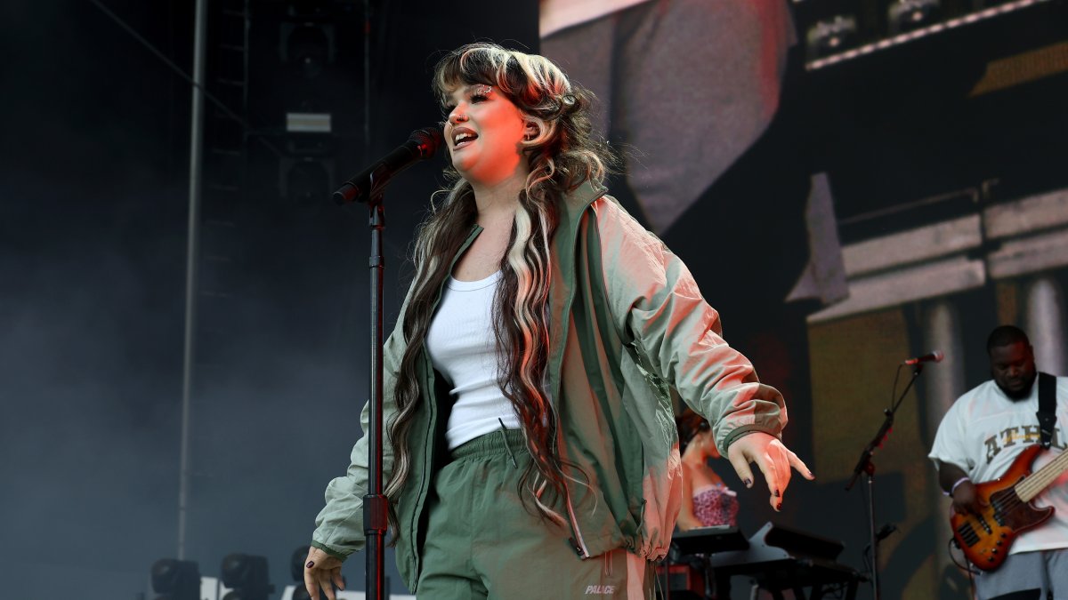 British pop star Lola Young cancels D.C. show after collapsing onstage in New York City