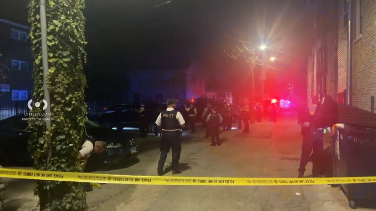 17-year-old shot, killed in Uptown: Police 17-year-old shot, killed in Uptown: Police