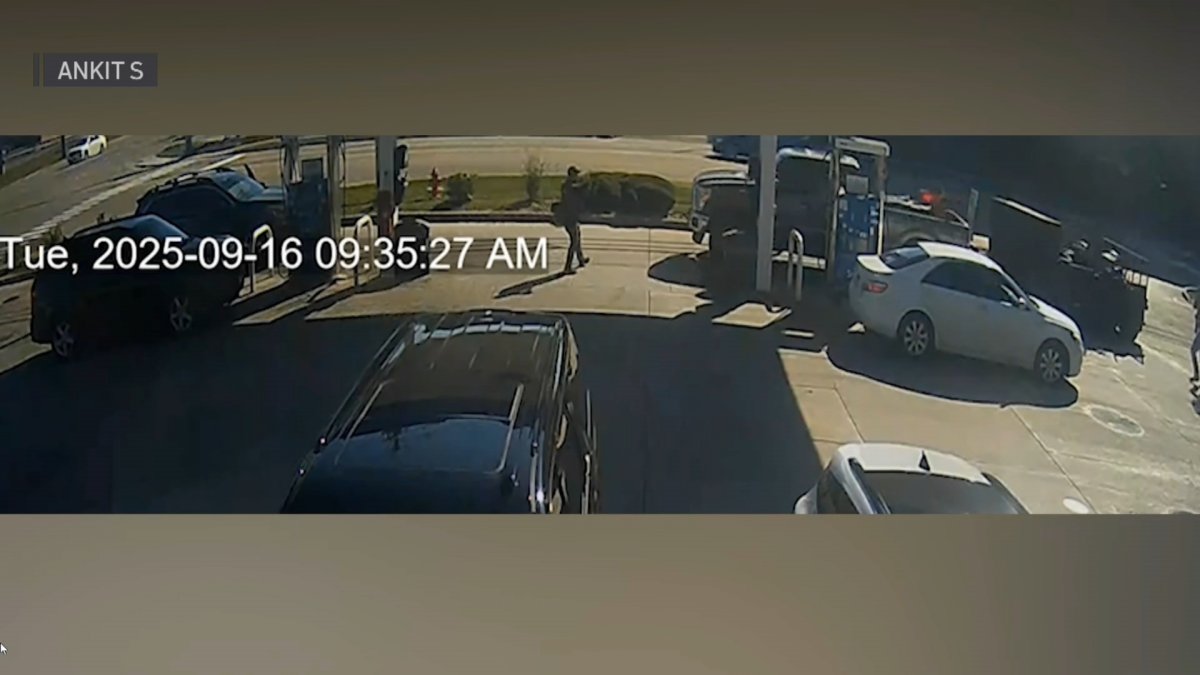 Video: 3 men, including U.S. citizen, detained by ICE at Des Plaines gas station